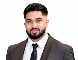 العميل Nusrat Seedat