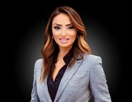 العميل Claudia Elias