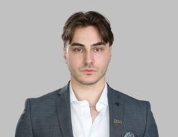 العميل Adam Musaitov