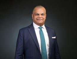 العميل Chris Francis