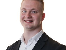 العميل Artem Akimov