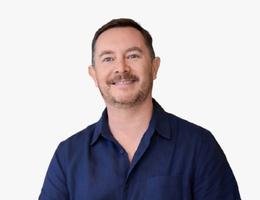 العميل Peter Francis