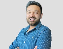 العميل Piyush Bansal 