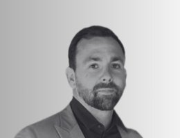 العميل Danny Anderson