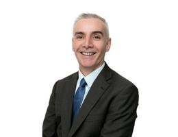 العميل Simon  Mackey