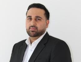 العميل Shahzeb  Zaidi