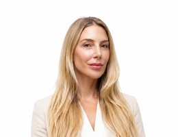 العميل Iva Saric