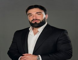 العميل Rezuan  Shokuev 