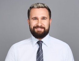 العميل Alexander Ostrovskiy