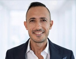 العميل Mahmoud El Osta