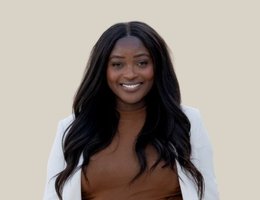 العميل Yvonne Abena Kwakyewaah