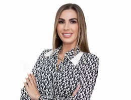 العميل Albina Sultanova