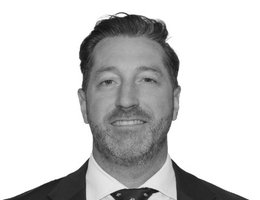 العميل Ollie Woodman