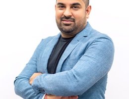 العميل Karan Hotchandani