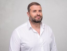 العميل Nikola Pejovski