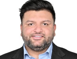 العميل Irfan Charania