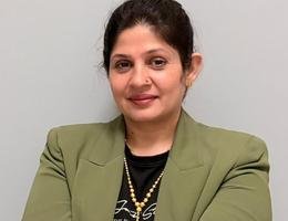 العميل Saeeda Toor