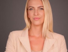 Agent Miroslava Pazmany 