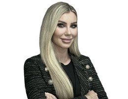 العميل Nicola Dickinson