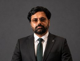 العميل Sanjay Sanpal