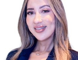 العميل Nina Belkacem 