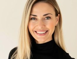 العميل Bojana Stajkovic Bowers