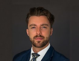 العميل Lewis Knollman