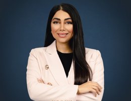 العميل Parisa Aslani