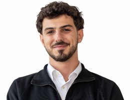 العميل Qasim Mabrouk