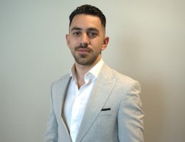 العميل Julian  Haddad