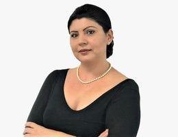 العميل Angela Parau