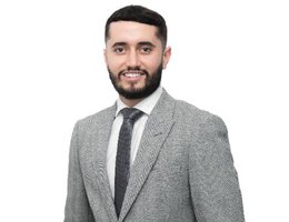 العميل Lewis Barrow