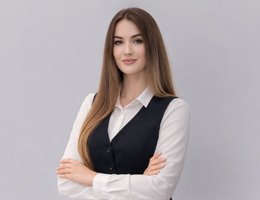 Agent Maryia  Kukharenka