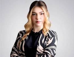 Agent Youmna Khallouf