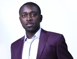 العميل Edison Ayafor