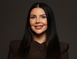 العميل Steph Dunn