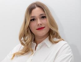 العميل Alexandra Kirina