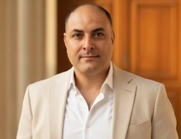 العميل Ayman zaghloul