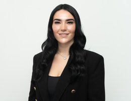 العميل Jessica Jade Cox