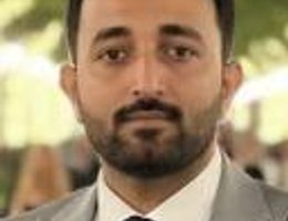 العميل Amir  Akbar