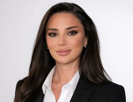 العميل Regina Aleroeva