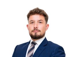 العميل Cash Alexander Bishop