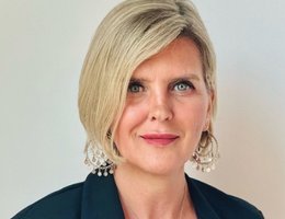 Agent Iryna Papuk