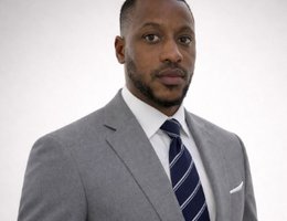 العميل Francis Amenyi