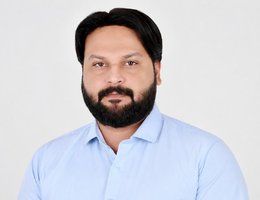 العميل Umair Munir 