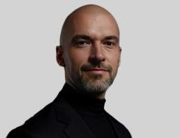 العميل Vlad Mozharov