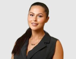 العميل Emelia Tehrani