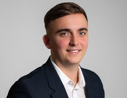 العميل Cameron Marsh