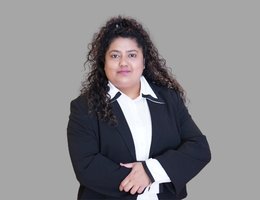 Agent Silvia Fernandes
