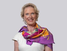 العميل Lyndall June  Bailye